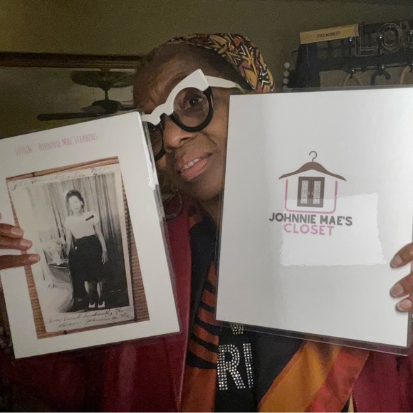 GooD VIBES LIVE - 12Dec2025 Halle-Bration/ Holiday Celebration, Gift Mall - Picture 12 of 16